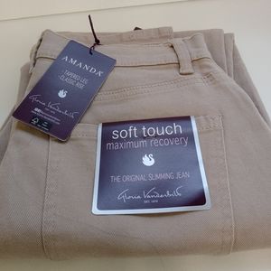 Gloria Vanderbilt Amanda Wheatfield tapered leg slimming jean 6 short.